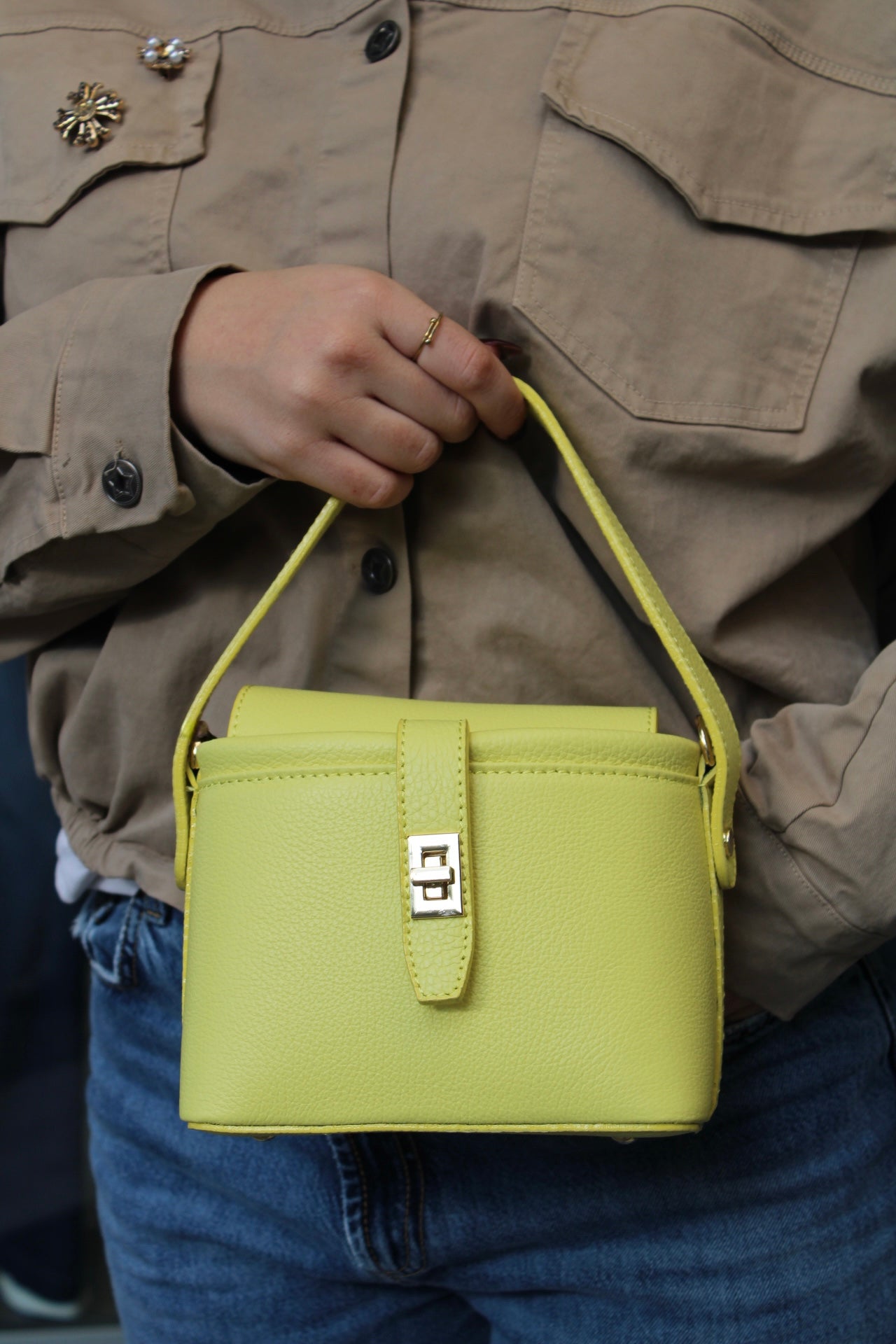 BORSA A SECCHIELLO STRUTTURATA
