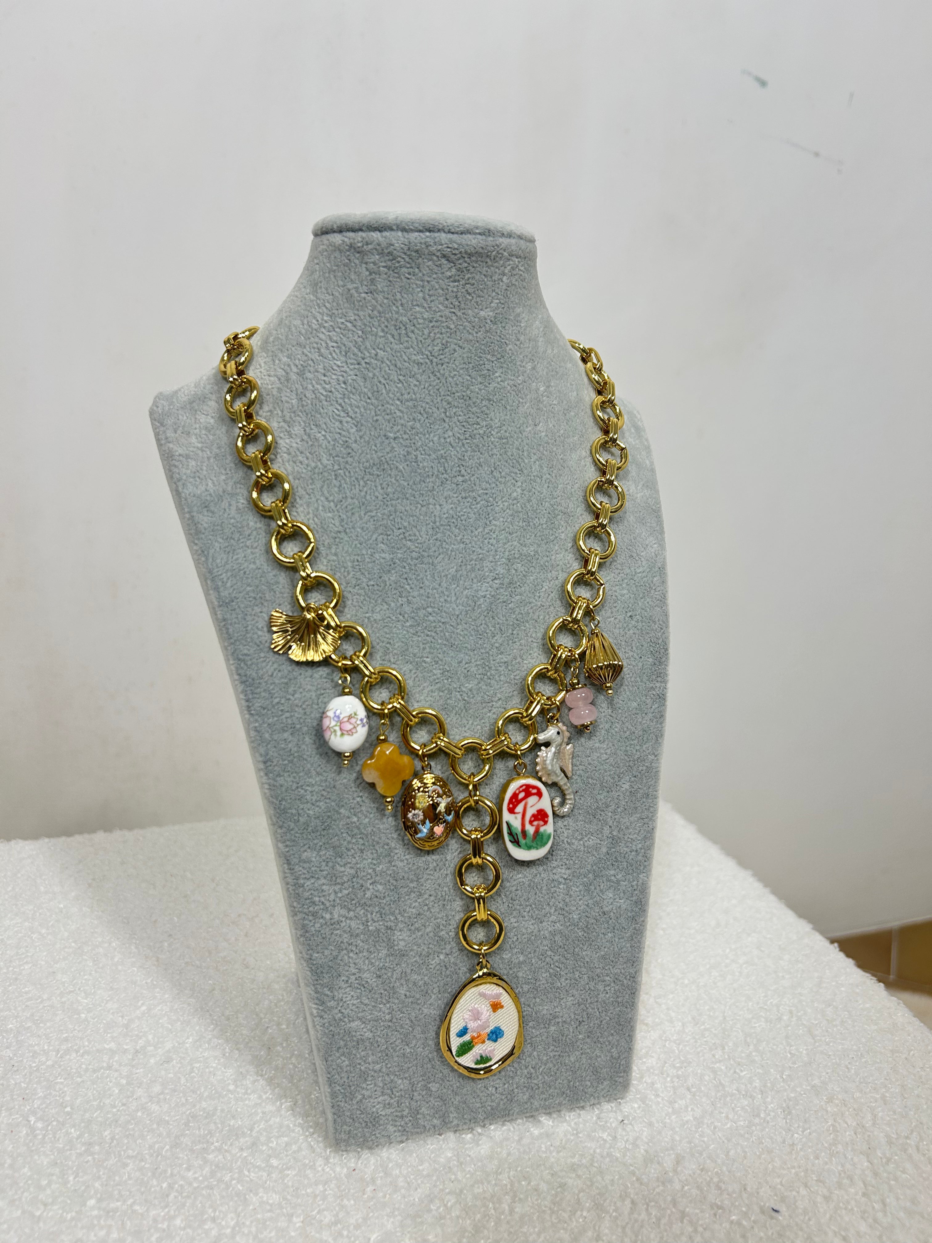 COLLANA PETALI D'ORO