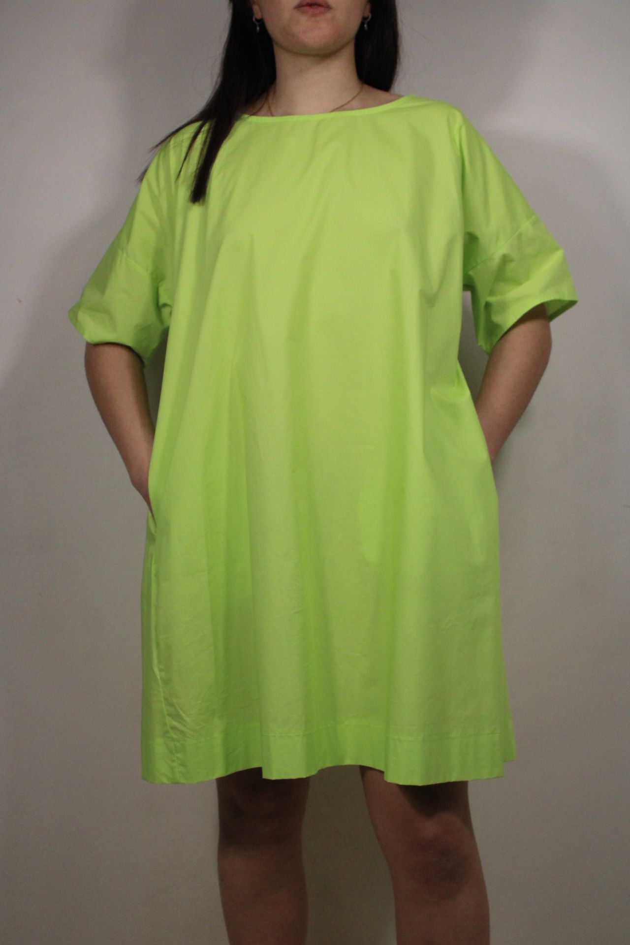 ABITO IN POPELINE A TRAPEZIO