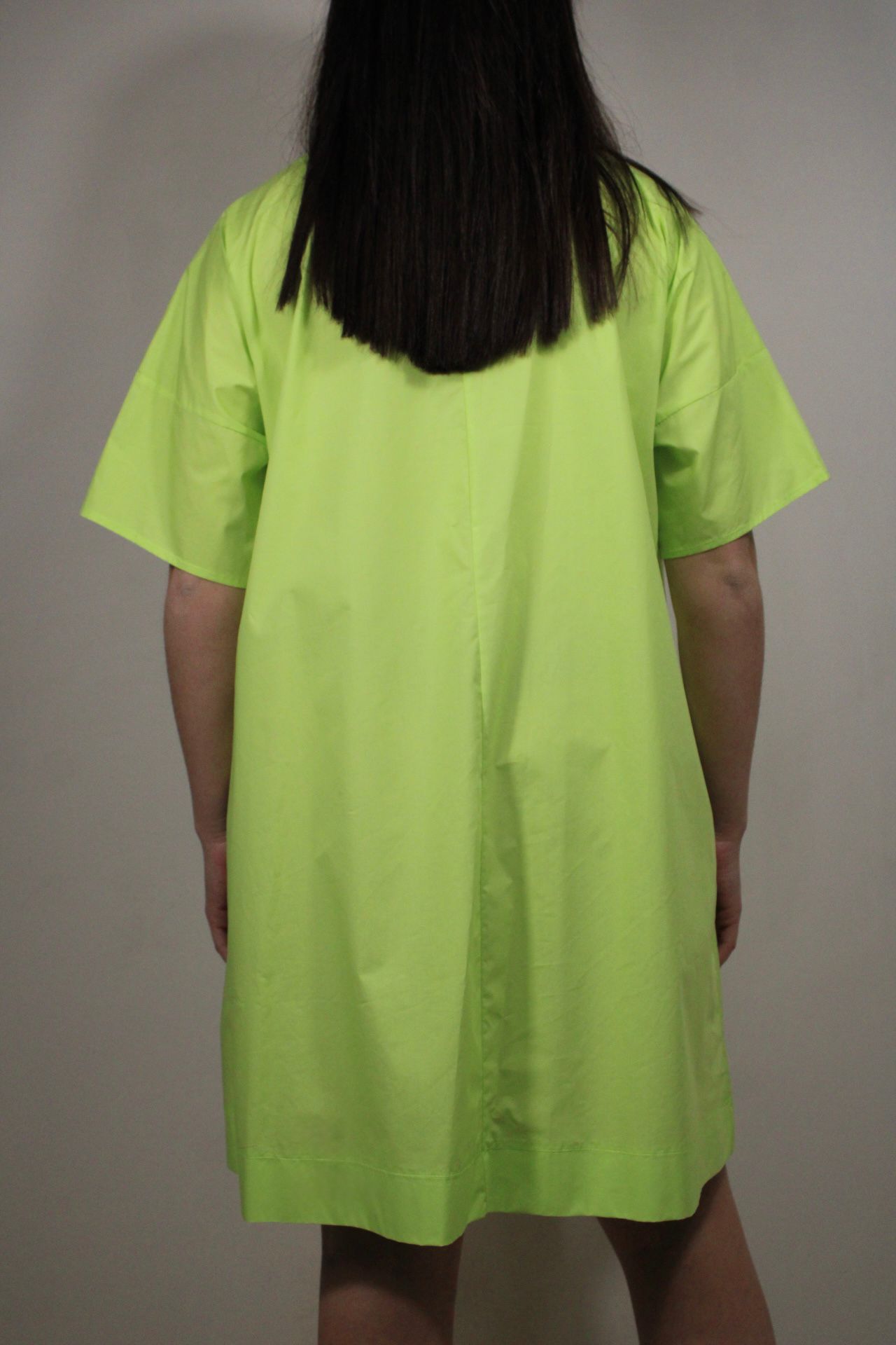 ABITO IN POPELINE A TRAPEZIO