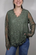 BLUSA IN PIZZO CON MANICHE LUNGHE