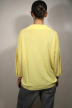 MAGLIA A MANICA A TRE QUARTI CON SCOLLO A V