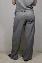 PANTALONE CON PINCES
