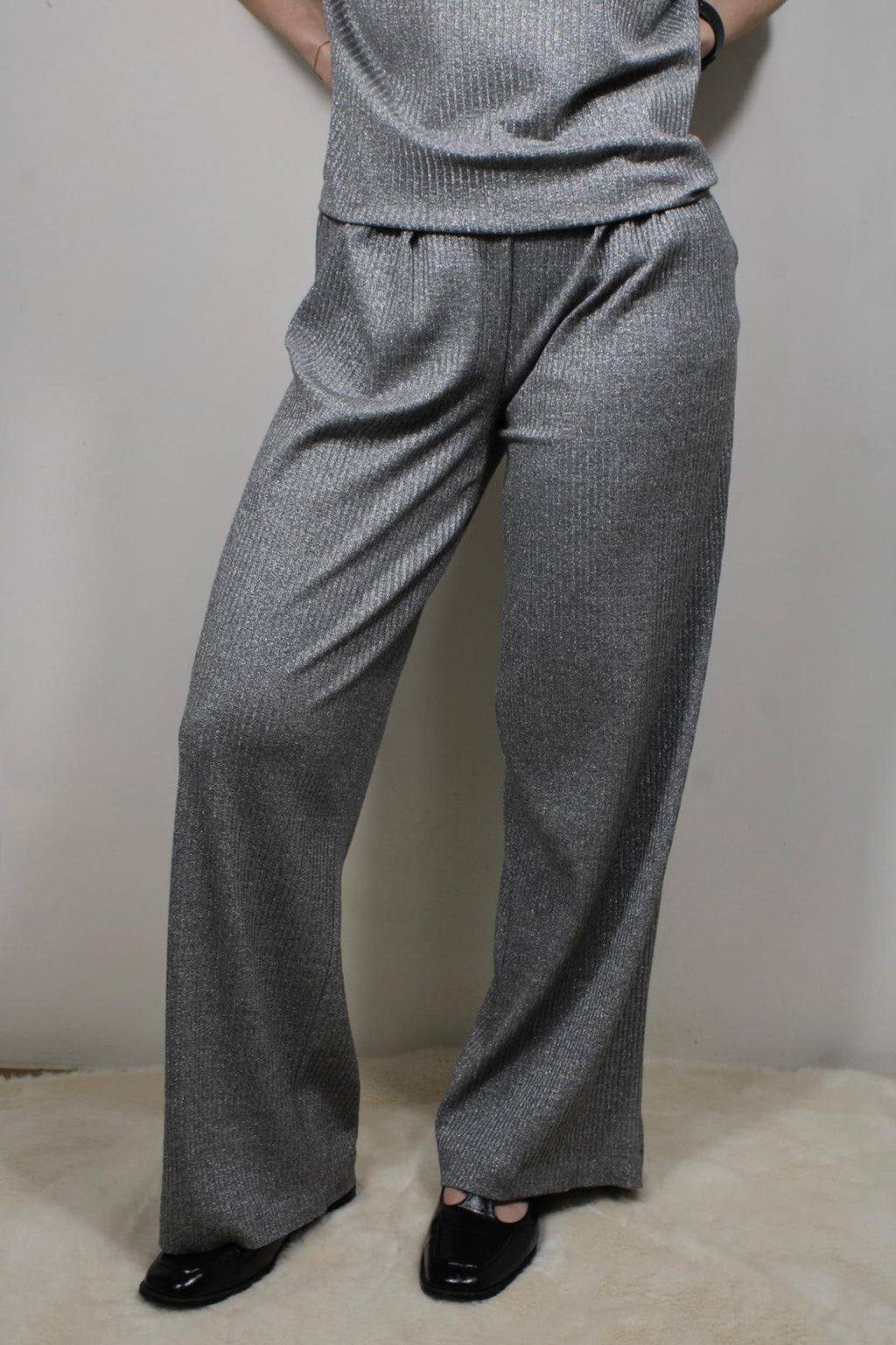 PANTALONE CON PINCES