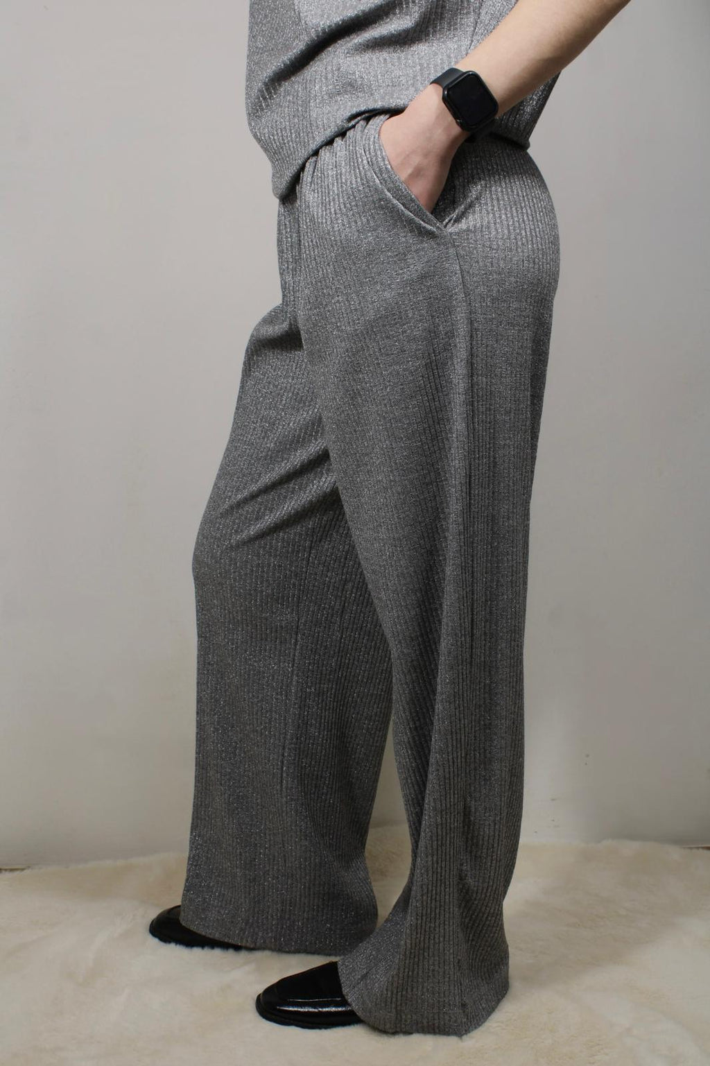 PANTALONE CON PINCES