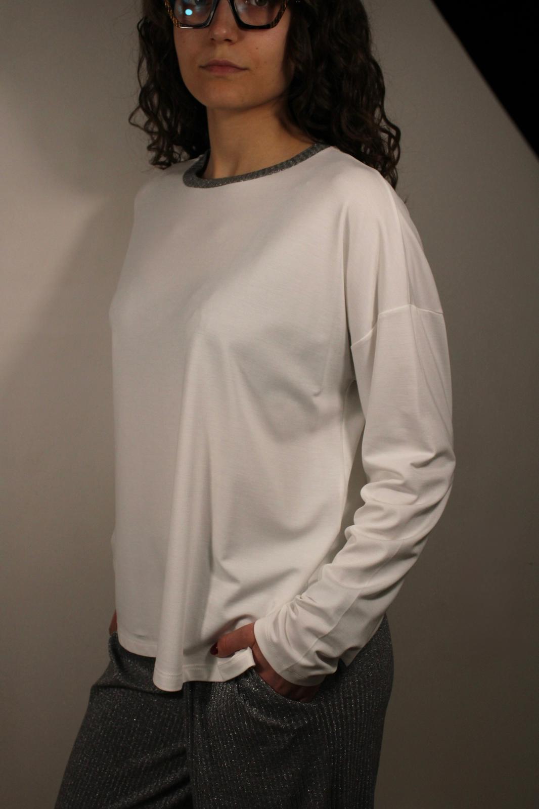 T-SHIRT MANICHE LUNGHE CON DETTAGLI ARGENTO