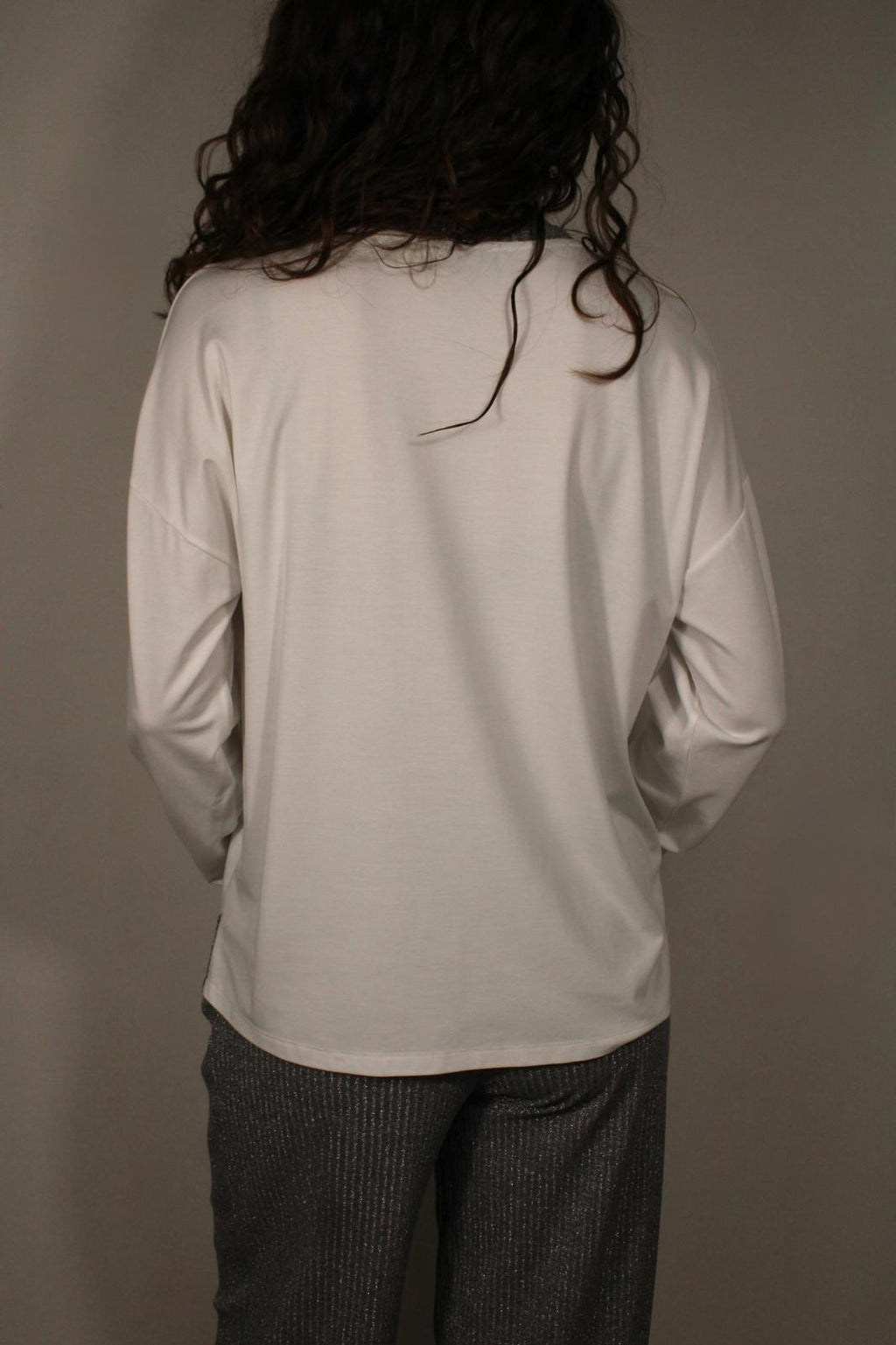 T-SHIRT MANICHE LUNGHE CON DETTAGLI ARGENTO