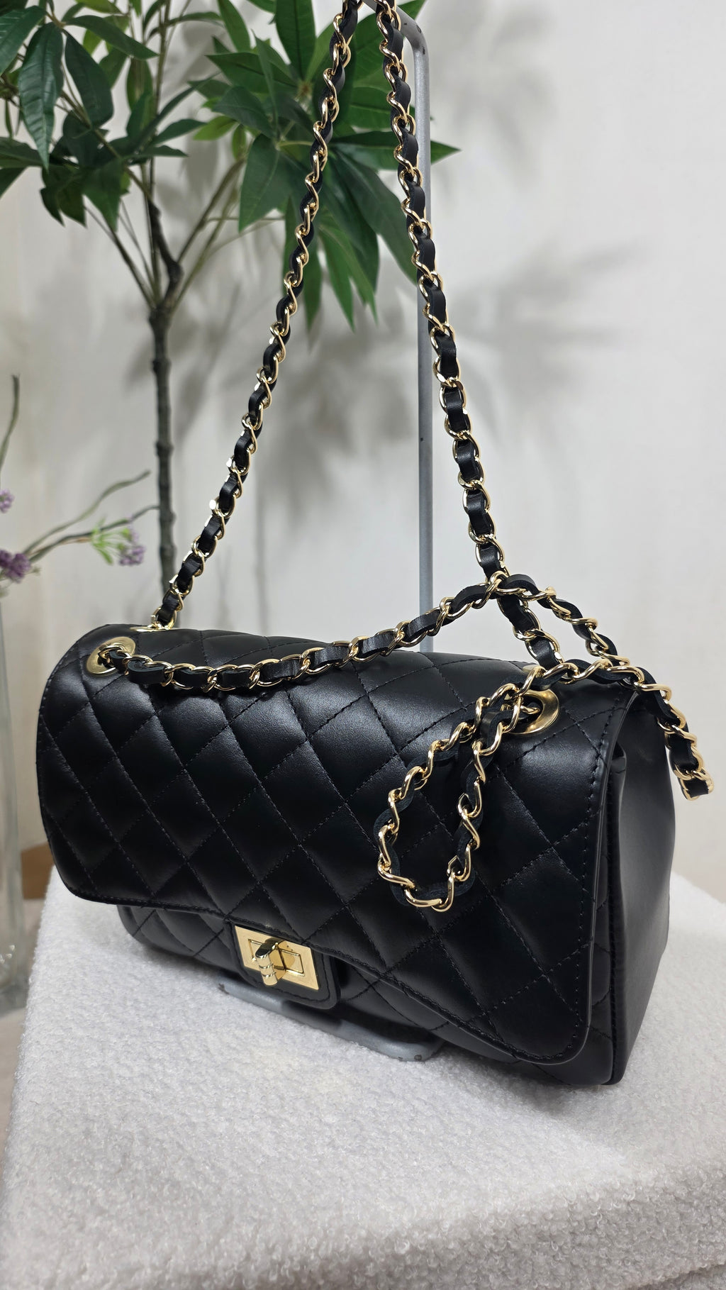 BORSA DI PELLE A TRACOLLA